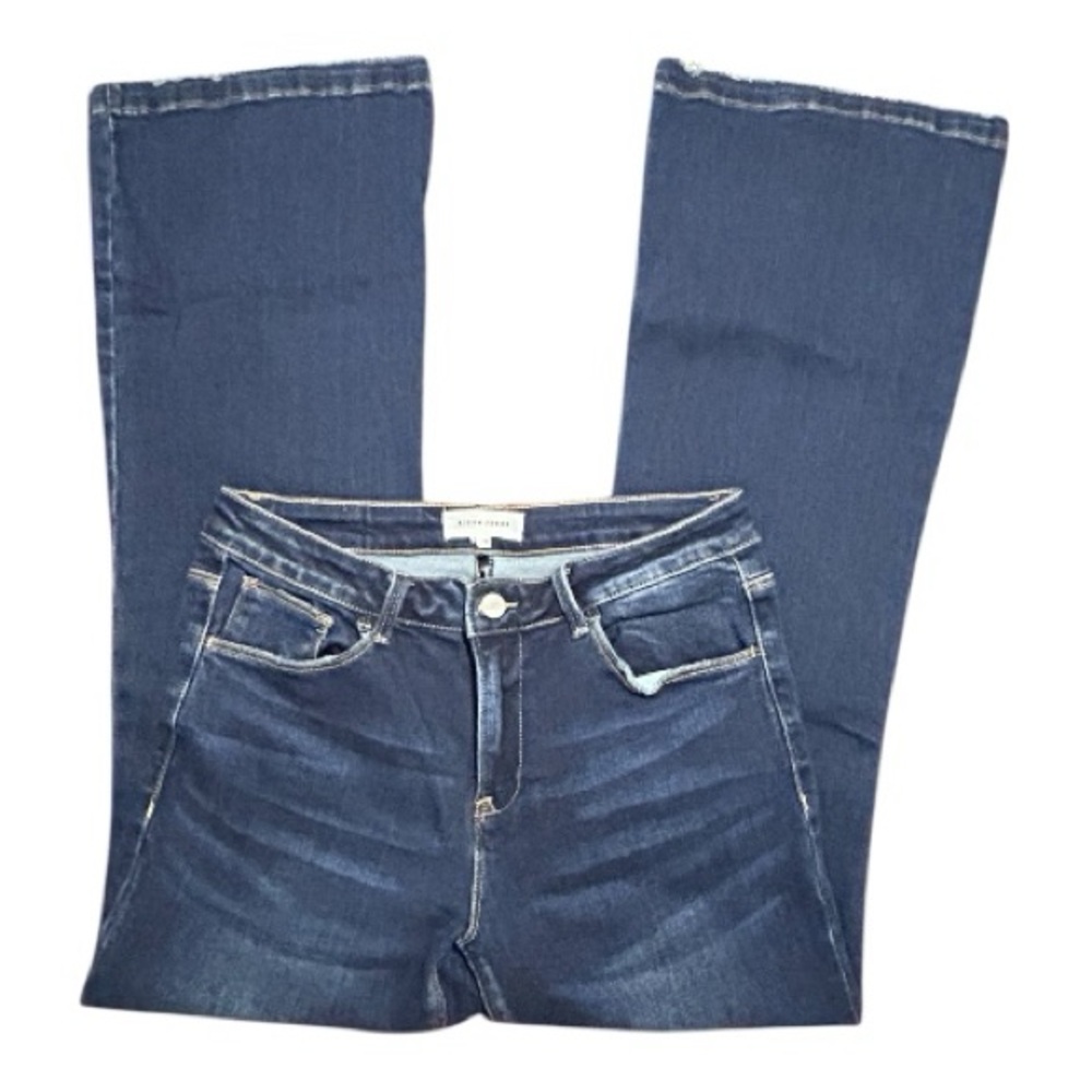Risen Size 11 Classic High-Rise Dark Blue Women’s Jeans Flare Hem NWOT